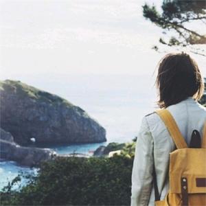 比基尼大乳少妇欧美被强奸
